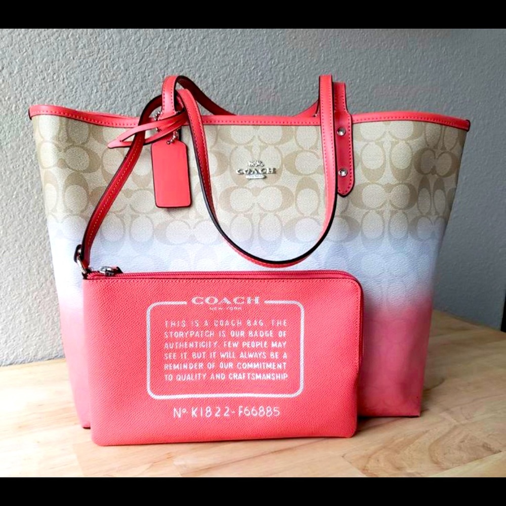 COACH ON THE GO BEACH TOTE CARRYALL TOTE BAG PURSE NEW F66885 REVERSIBLE & POUCH